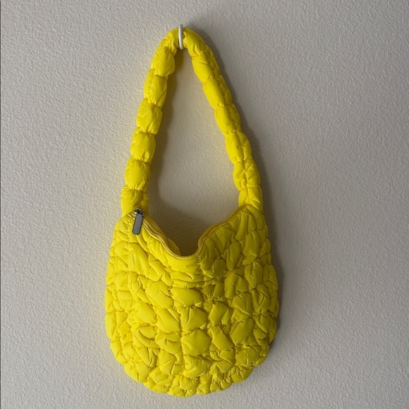 neon yellow shoulder bag with puffy quilted design - Picture 4 of 6